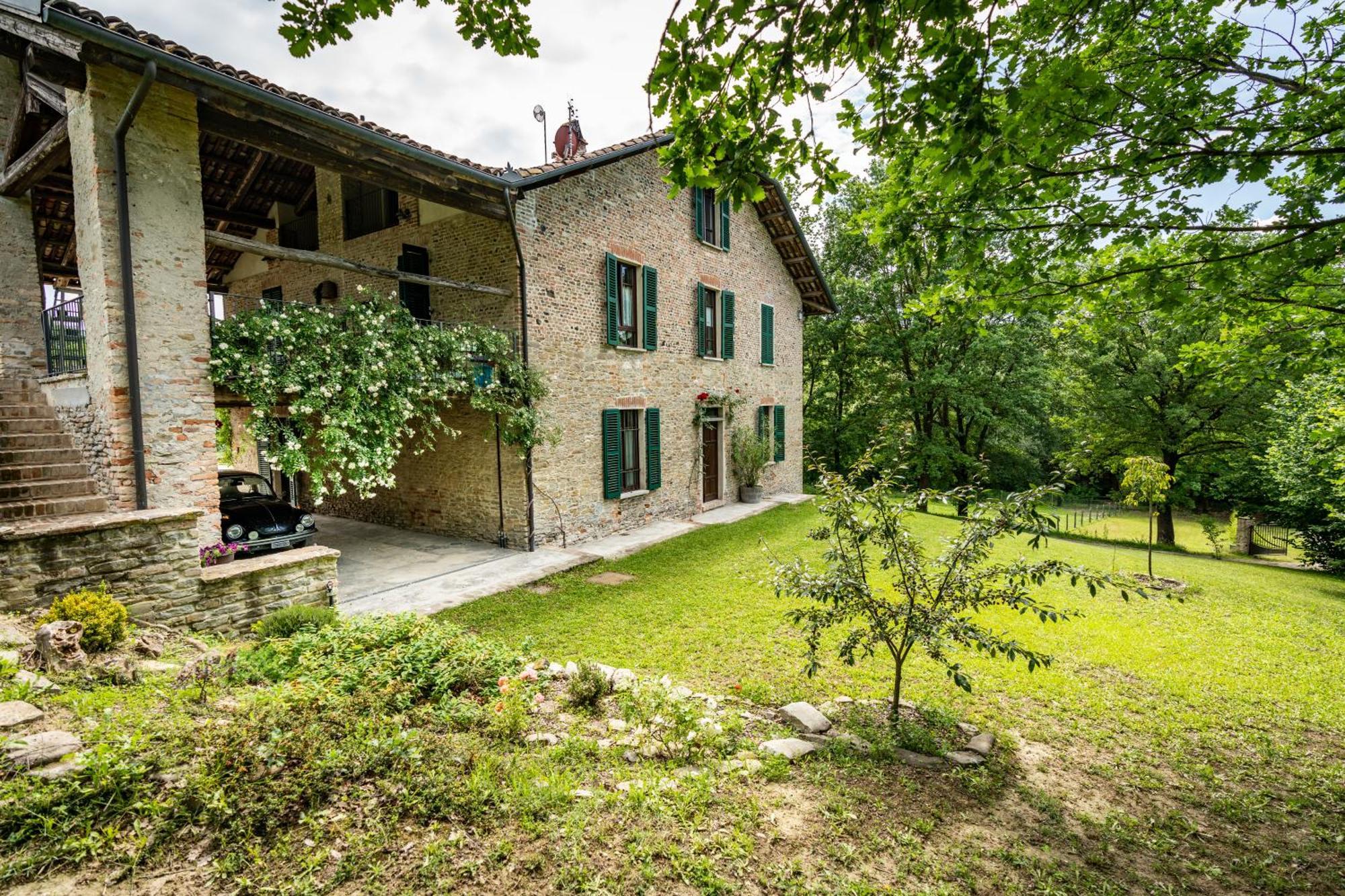 Gilda E I Suoi Amici Bed & Breakfast Neive Exterior photo